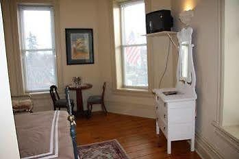 The Harbourfront Inn Saint Catharines Bagian luar foto