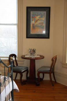 The Harbourfront Inn Saint Catharines Bagian luar foto
