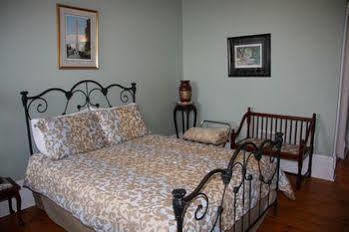 The Harbourfront Inn Saint Catharines Bagian luar foto