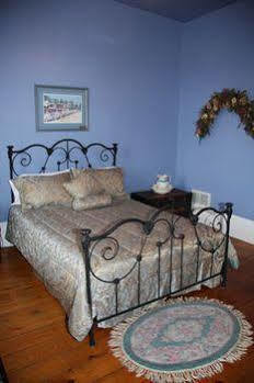 The Harbourfront Inn Saint Catharines Bagian luar foto